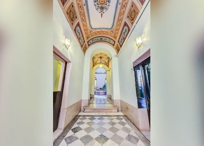 Spanish Steps Luxury Apartment